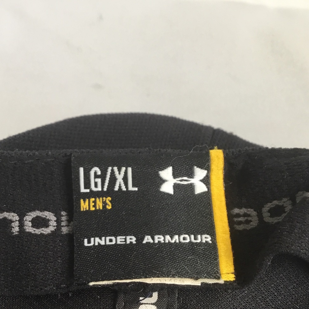 Under Armour Black and White Logo Cap - Picture 3 of 3